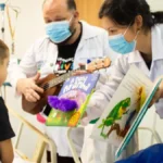 Leitura em Hospitais: Bichos e Monstros Ajudam Crianças e Inspiram a EJA