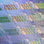 Corrida Global pela IA: Entenda a Disputa por Chips e o Impacto no Brasil