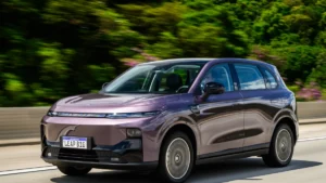 Leapmotor B10: O SUV Elétrico Chinês que Agita o Mercado Brasileiro de Carros e Motos