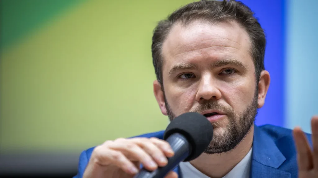 Remessa Conforme: Debate sobre Taxa das Blusinhas e o Cenário para o NIS